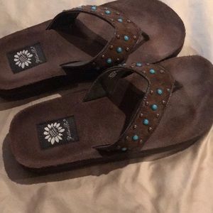 Yellow Box brown sandals!